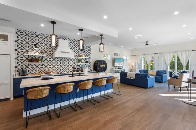 211 81ST STREET B, Holmes Beach, FL 34217