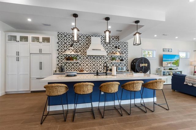 211 81ST STREET B, Holmes Beach, FL 34217