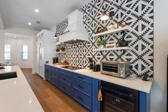 211 81ST STREET B, Holmes Beach, FL 34217