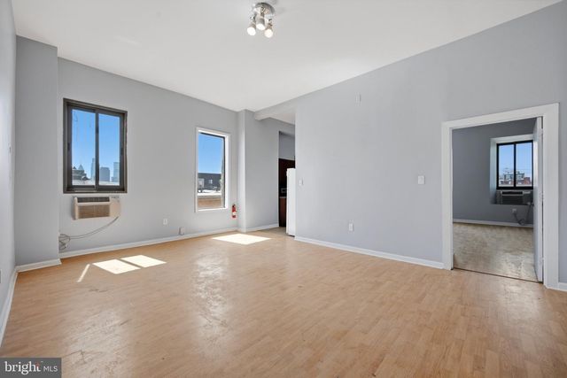 1517 N 15TH ST, Philadelphia, PA 19121