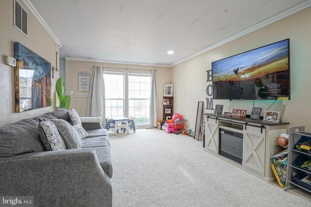 63 CHARLESTON DR, Sicklerville, NJ 08081