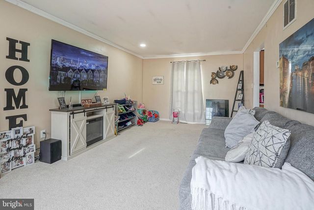 63 CHARLESTON DR, Sicklerville, NJ 08081