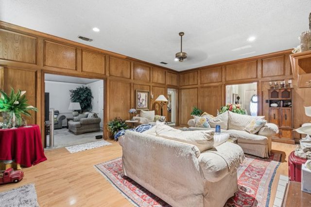 4109 Hackmore Loop, Irving, TX 75061