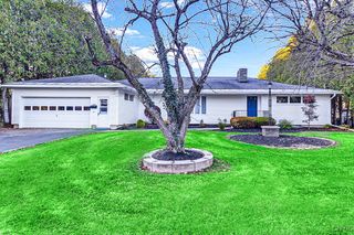 154 Paris Road, New Hartford, NY 13413