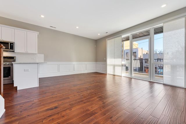 2518 W Division Avenue 1SE, Chicago, IL 60622