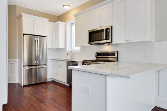 2518 W Division Avenue 1SE, Chicago, IL 60622