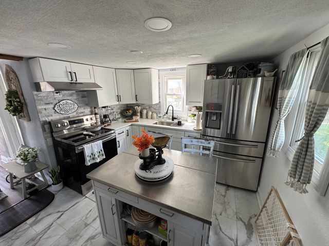 409 Cayuga Street, Joliet, IL 60432