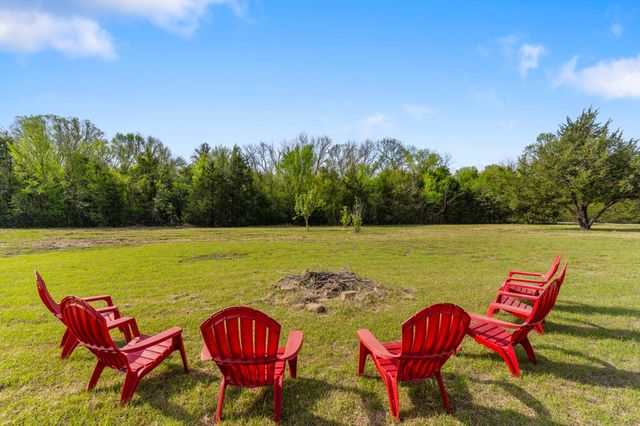 7516 Fm 121, Van Alstyne, TX 75495