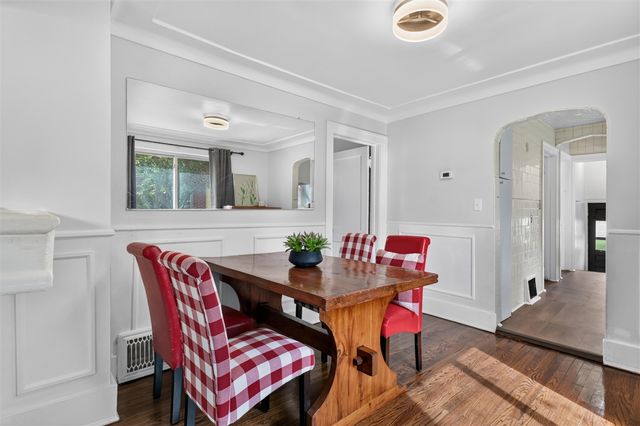 2022 Hampton Road, Grosse Pointe, MI 48236