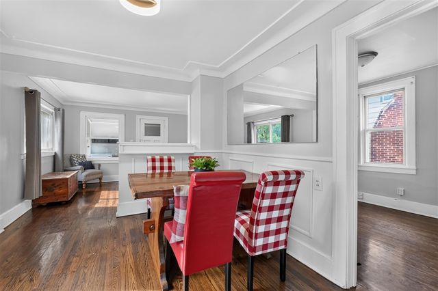 2022 Hampton Road, Grosse Pointe, MI 48236