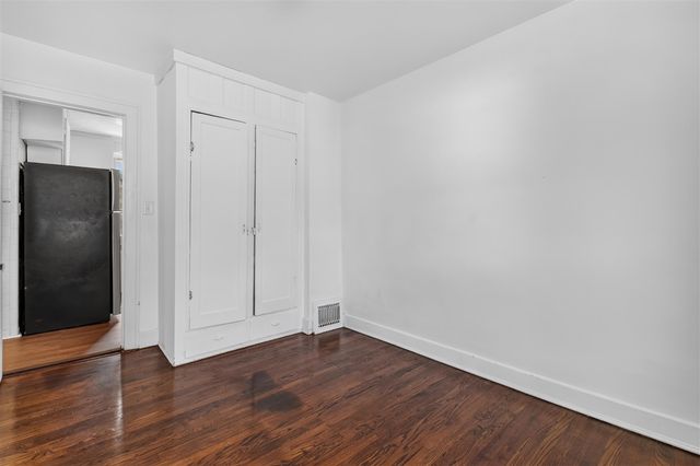 2022 Hampton Road, Grosse Pointe, MI 48236