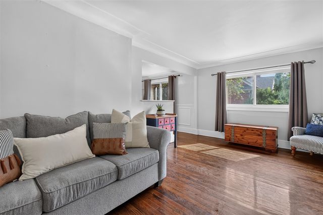 2022 Hampton Road, Grosse Pointe, MI 48236