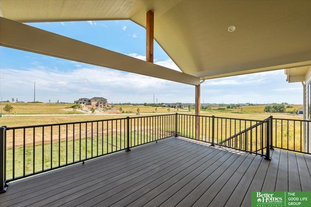 3639 S 218th Avenue, Elkhorn, NE 68022