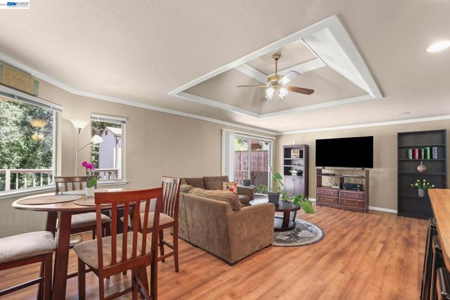 4815 Shetland Ave, Oakland, CA 94605