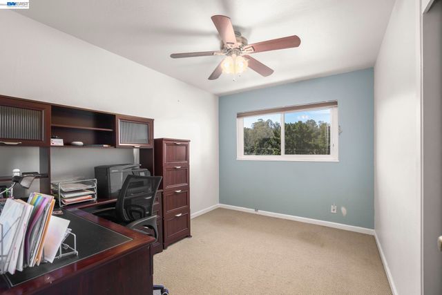 4815 Shetland Ave, Oakland, CA 94605