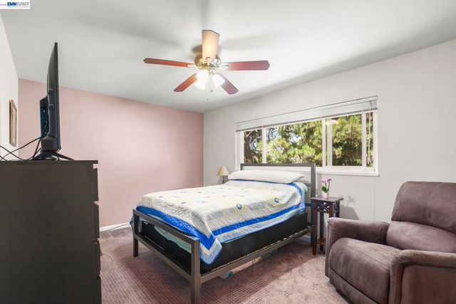 4815 Shetland Ave, Oakland, CA 94605