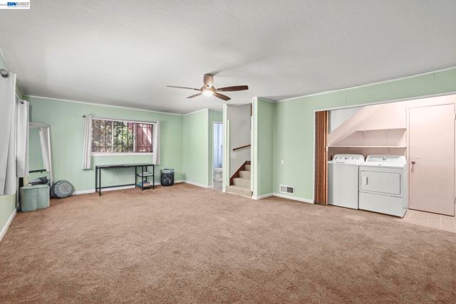 4815 Shetland Ave, Oakland, CA 94605