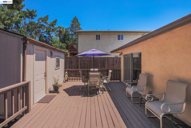 4815 Shetland Ave, Oakland, CA 94605