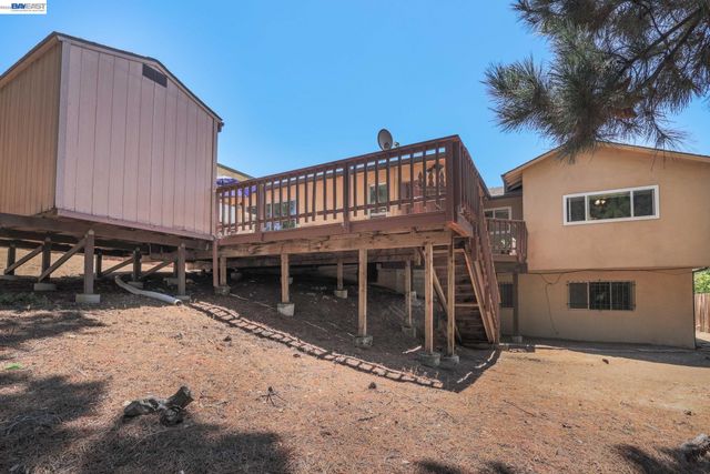 4815 Shetland Ave, Oakland, CA 94605