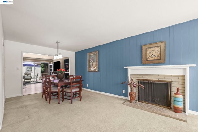 4815 Shetland Ave, Oakland, CA 94605