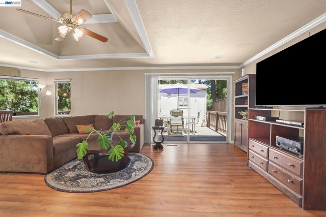 4815 Shetland Ave, Oakland, CA 94605