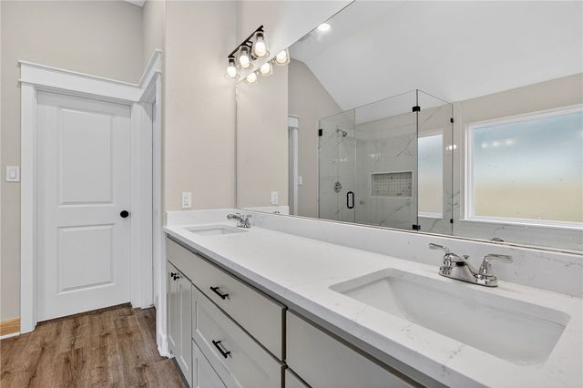 212 Orchard Cove, Snook, TX 77878