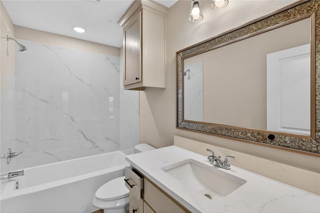 212 Orchard Cove, Snook, TX 77878