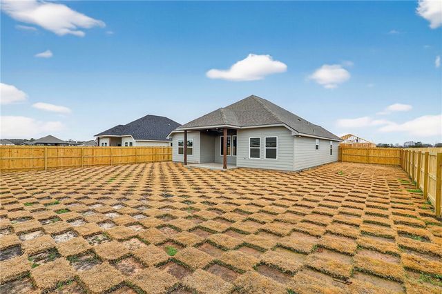 212 Orchard Cove, Snook, TX 77878