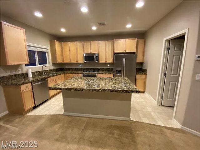8065 Ancient Oaks Avenue, Las Vegas, NV 89113