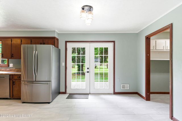 2707 Oakwood Dr, Bardstown, KY 40004