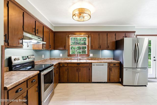 2707 Oakwood Dr, Bardstown, KY 40004