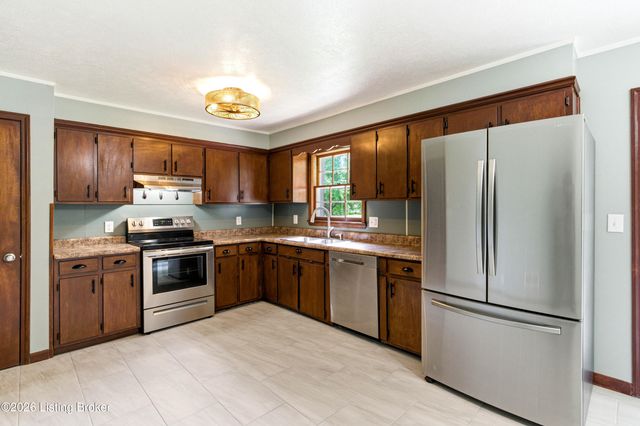2707 Oakwood Dr, Bardstown, KY 40004