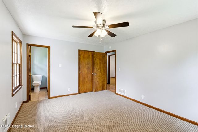 2707 Oakwood Dr, Bardstown, KY 40004