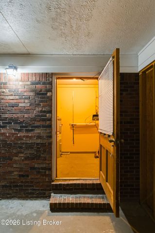 2707 Oakwood Dr, Bardstown, KY 40004
