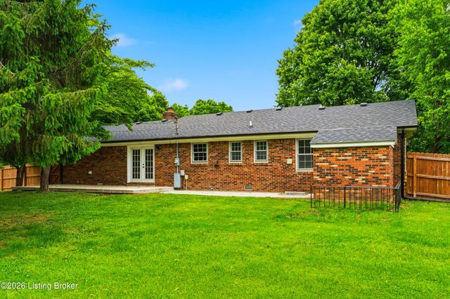2707 Oakwood Dr, Bardstown, KY 40004