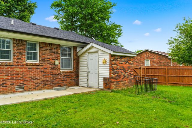 2707 Oakwood Dr, Bardstown, KY 40004