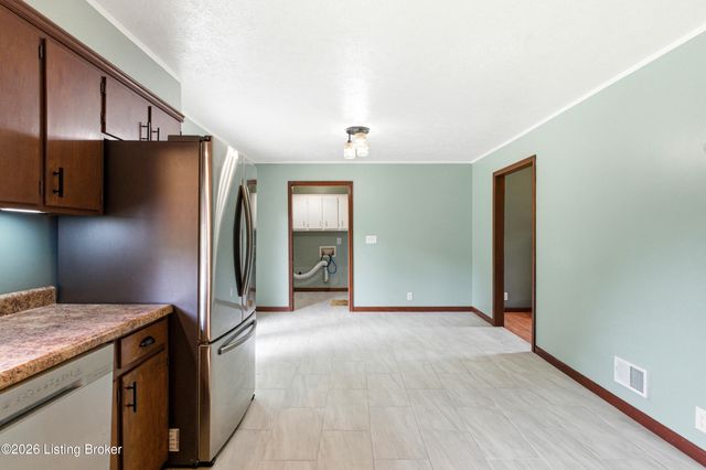 2707 Oakwood Dr, Bardstown, KY 40004