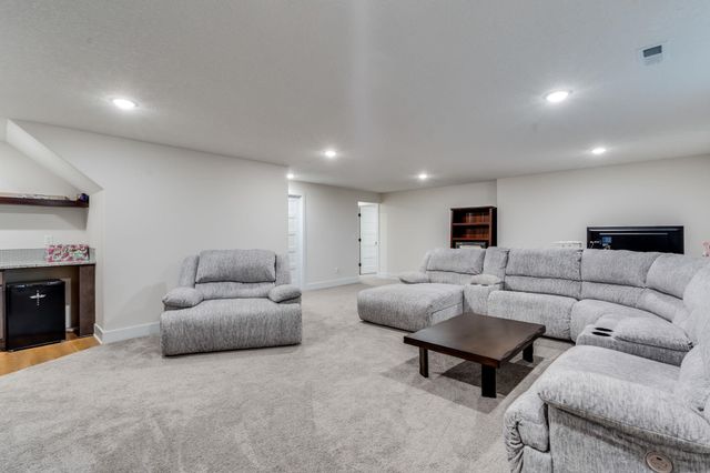 2337 S Nicole, Andover, KS 67002