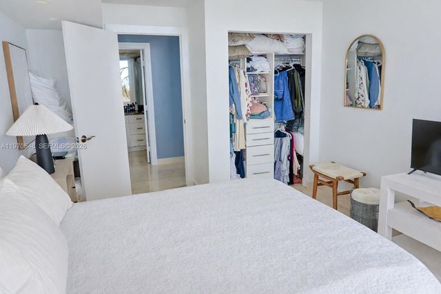 1717 N Bayshore Dr 3334, Miami, FL 33132