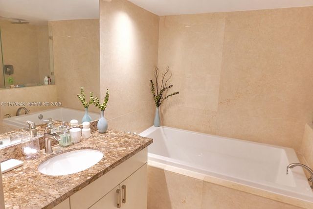 1717 N Bayshore Dr 3334, Miami, FL 33132