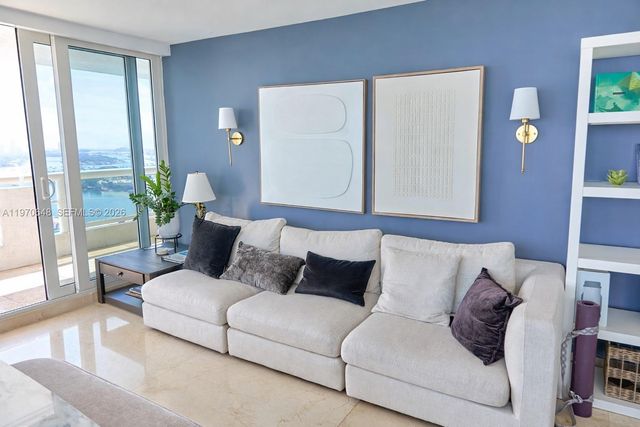 1717 N Bayshore Dr 3334, Miami, FL 33132