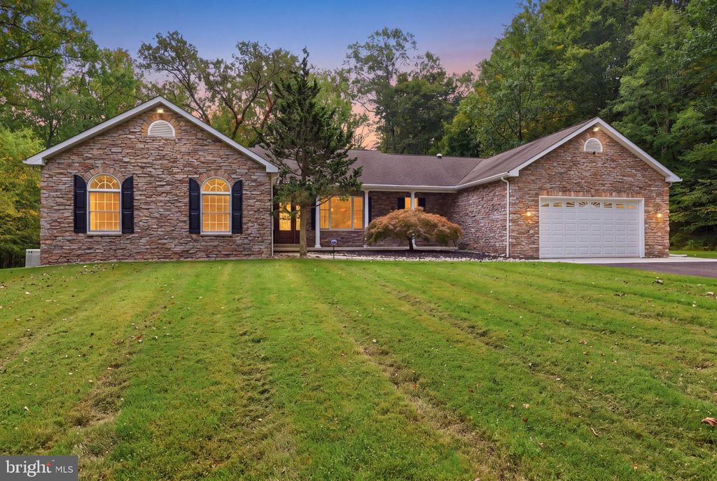 1669 FENNEL RD, QUAKERTOWN, PA 18951 — exterior