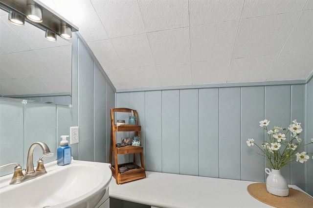 1055 Kelsey Street, Grand Rapids, MI 49505