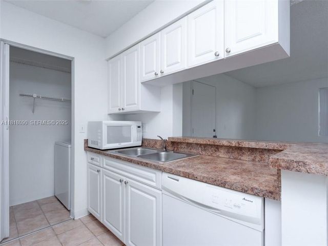 1235 SW 46th Avenue 707, Pompano Beach, FL 33069