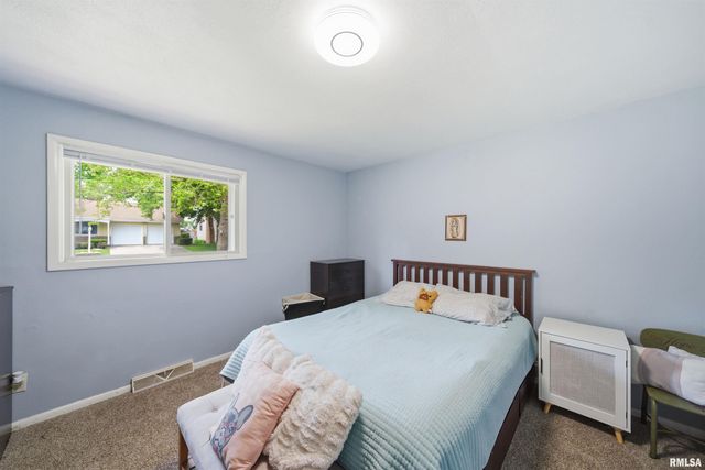 638 N COOLIDGE Court, West Peoria, IL 61604