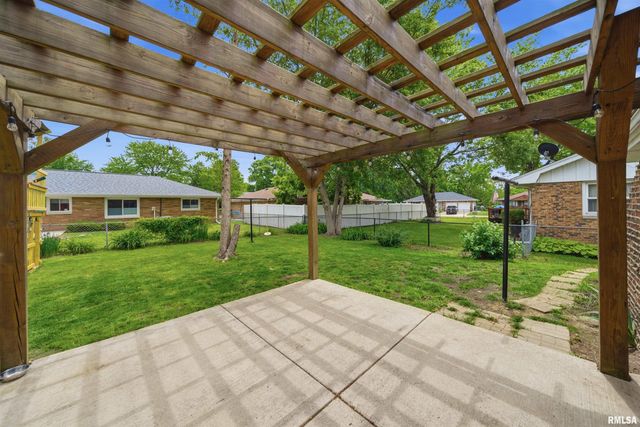 638 N COOLIDGE Court, West Peoria, IL 61604