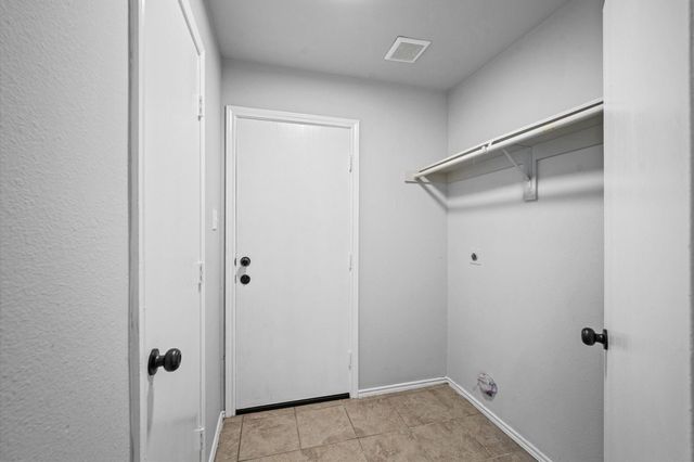 5518 Rio Alamo Street, Rosharon, TX 77583