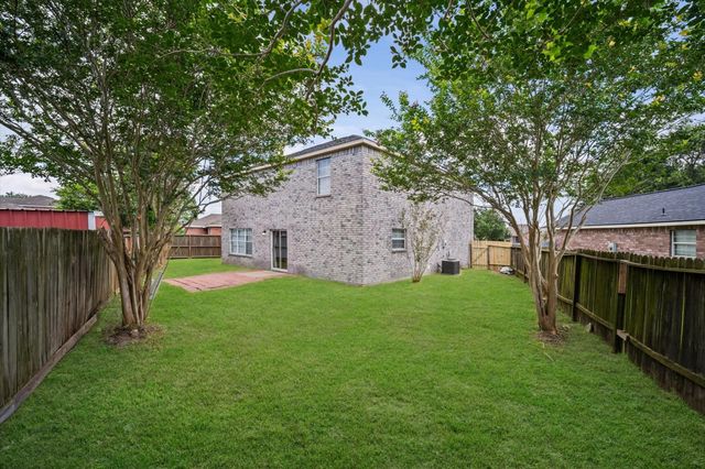 5518 Rio Alamo Street, Rosharon, TX 77583