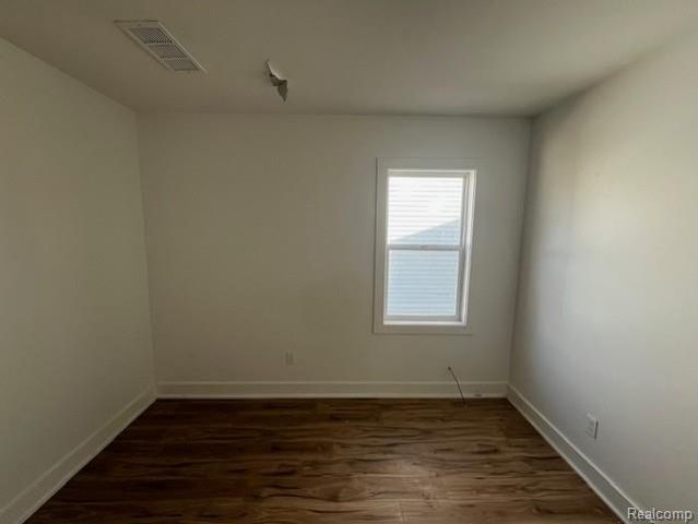 23449 Davey Avenue, Hazel Park, MI 48030