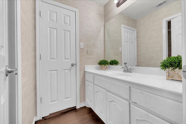 5508 Rolling Meadows Drive, Fort Worth, TX 76123